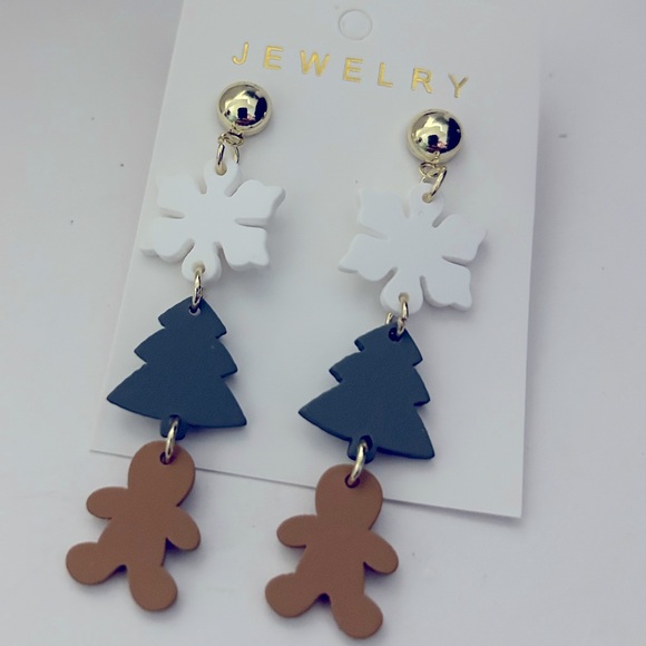 Christmas 3 Tier Dangling Earrings. Gingerbread, Christmas Tree, Snowflake. - Picture 1 of 4